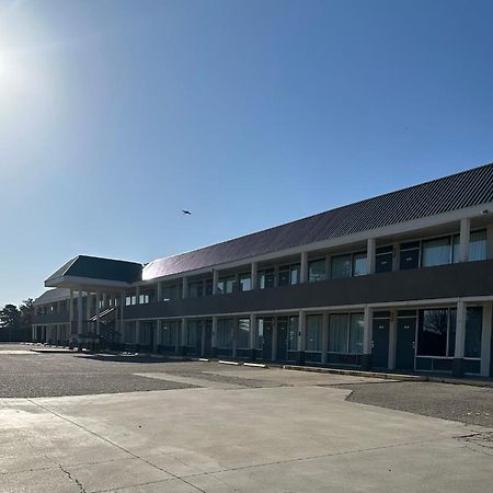 Ambassador Inn Perryton Bagian luar foto