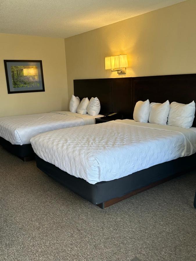 Ambassador Inn Perryton Bagian luar foto